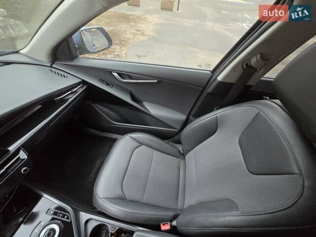 Синій Кіа Niro, об'ємом двигуна 0 л та пробігом 123 тис. км за 23900 $, фото 20 на Automoto.ua