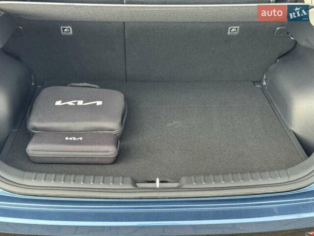 Синий Киа Niro, объемом двигателя 0 л и пробегом 18 тыс. км за 27400 $, фото 67 на Automoto.ua