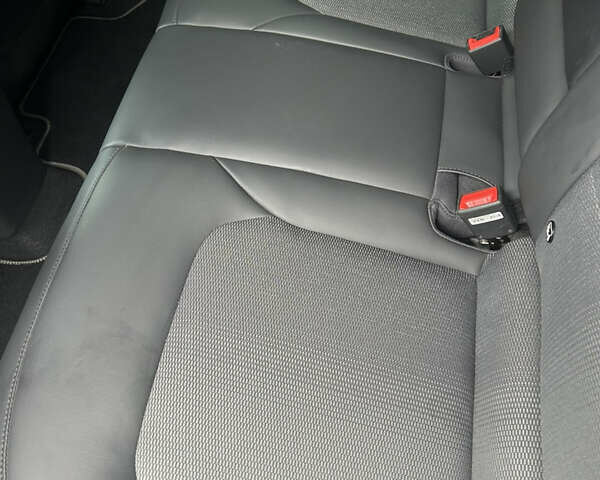 Киа Niro 2023 в Житомире на Automoto.ua Синий Киа Niro, объемом двигателя 0 л и пробегом 45 тыс. км за 22500 $, фото 14 на Automoto.ua