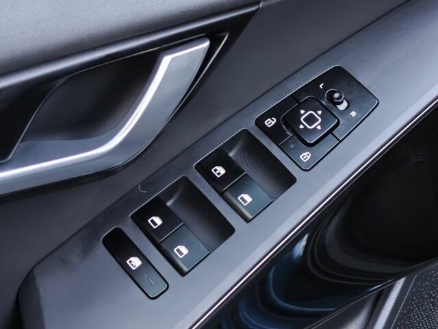 Синий Киа Niro, объемом двигателя 0 л и пробегом 106 тыс. км за 21000 $, фото 18 на Automoto.ua