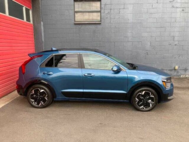 Синий Киа Niro, объемом двигателя 0 л и пробегом 20 тыс. км за 10000 $, фото 3 на Automoto.ua