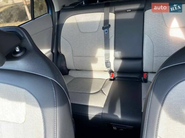 Синій Кіа Niro, об'ємом двигуна 0 л та пробігом 28 тис. км за 22500 $, фото 14 на Automoto.ua