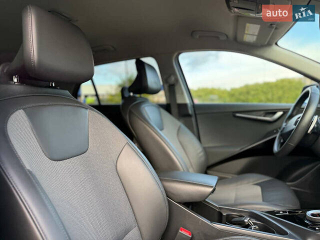 Синий Киа Niro, объемом двигателя 0 л и пробегом 108 тыс. км за 22350 $, фото 76 на Automoto.ua