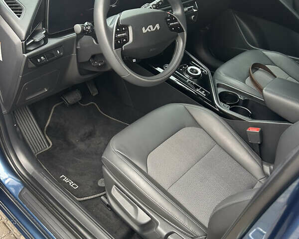 Киа Niro 2023 в Житомире на Automoto.ua Синий Киа Niro, объемом двигателя 0 л и пробегом 45 тыс. км за 22500 $, фото 16 на Automoto.ua