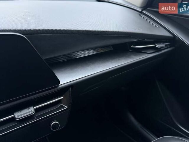 Синій Кіа Niro, об'ємом двигуна 0 л та пробігом 59 тис. км за 24950 $, фото 67 на Automoto.ua