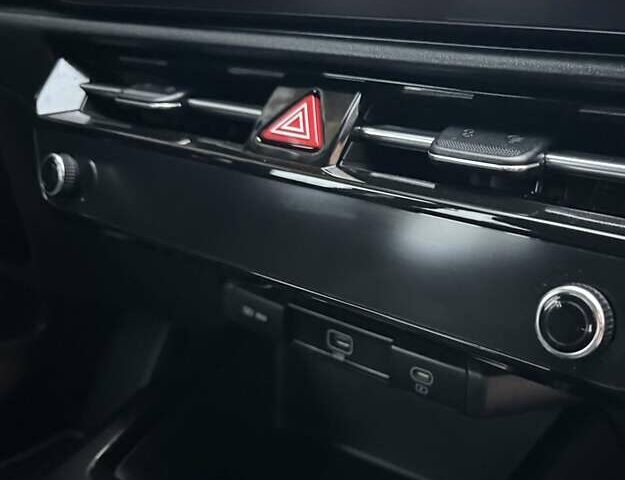 Синій Кіа Niro, об'ємом двигуна 0 л та пробігом 59 тис. км за 24950 $, фото 83 на Automoto.ua