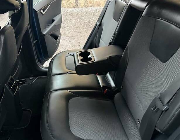 Синій Кіа Niro, об'ємом двигуна 0 л та пробігом 59 тис. км за 24950 $, фото 31 на Automoto.ua