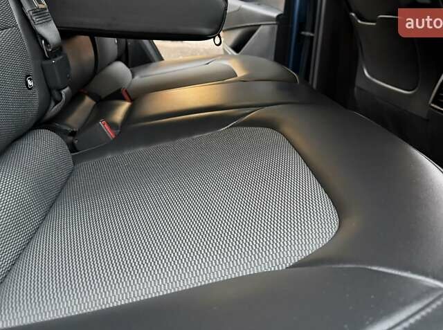 Синій Кіа Niro, об'ємом двигуна 0 л та пробігом 59 тис. км за 24950 $, фото 39 на Automoto.ua