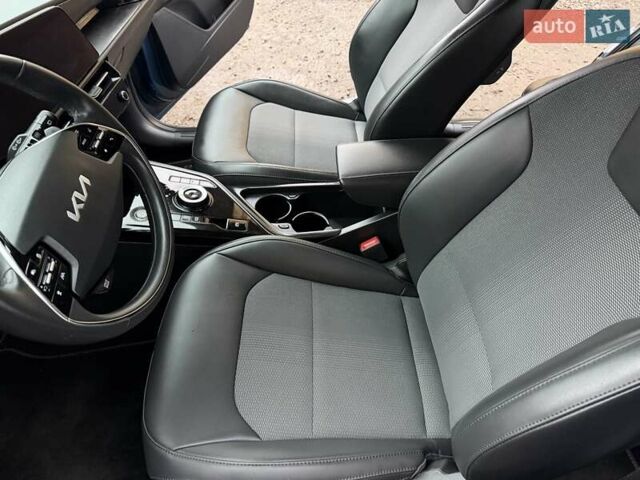 Синій Кіа Niro, об'ємом двигуна 0 л та пробігом 59 тис. км за 24950 $, фото 26 на Automoto.ua