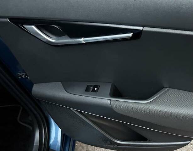 Синій Кіа Niro, об'ємом двигуна 0 л та пробігом 59 тис. км за 24950 $, фото 76 на Automoto.ua