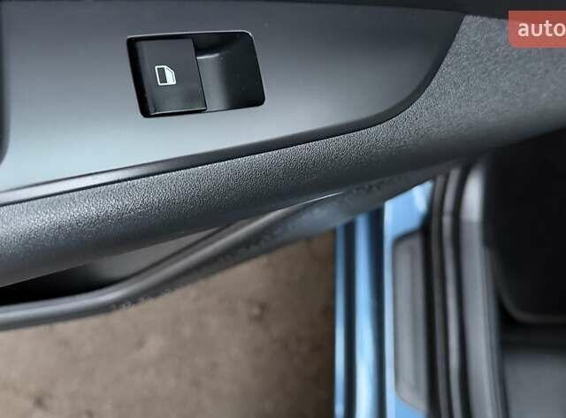 Синій Кіа Niro, об'ємом двигуна 0 л та пробігом 59 тис. км за 24950 $, фото 53 на Automoto.ua