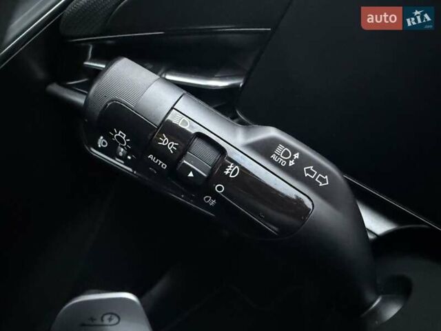 Синій Кіа Niro, об'ємом двигуна 0 л та пробігом 59 тис. км за 24950 $, фото 65 на Automoto.ua
