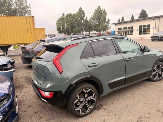 Зелений Кіа Niro, об'ємом двигуна 1.6 л та пробігом 56 тис. км за 16500 $, фото 3 на Automoto.ua