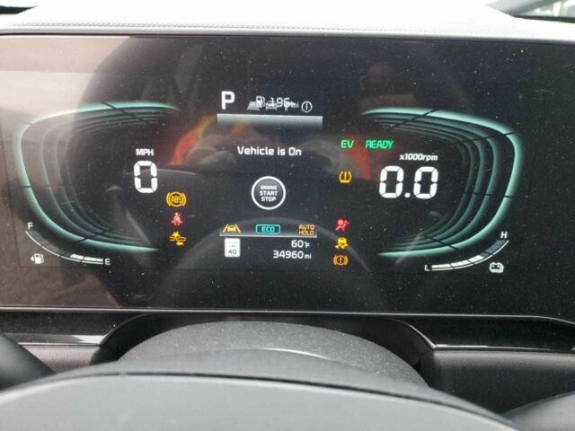 Зелений Кіа Niro, об'ємом двигуна 1.6 л та пробігом 56 тис. км за 16500 $, фото 15 на Automoto.ua