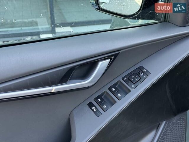 Зелений Кіа Niro, об'ємом двигуна 0 л та пробігом 79 тис. км за 29347 $, фото 11 на Automoto.ua