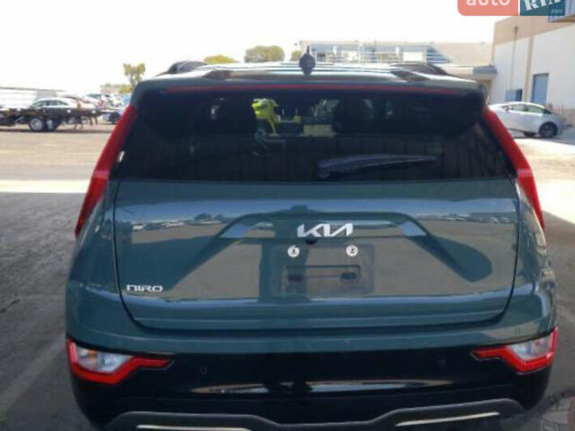 Зеленый Киа Niro, объемом двигателя 0 л и пробегом 140 тыс. км за 18000 $, фото 2 на Automoto.ua