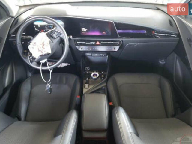 Зеленый Киа Niro, объемом двигателя 0 л и пробегом 140 тыс. км за 18000 $, фото 4 на Automoto.ua