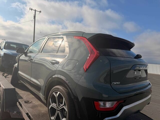 Зелений Кіа Niro, об'ємом двигуна 1.6 л та пробігом 56 тис. км за 16500 $, фото 6 на Automoto.ua