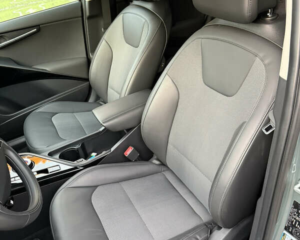 Зелений Кіа Niro, об'ємом двигуна 0 л та пробігом 28 тис. км за 24400 $, фото 24 на Automoto.ua