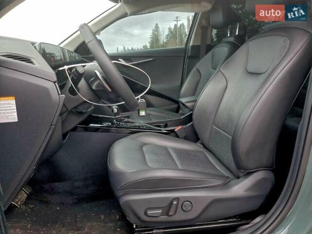 Зелений Кіа Niro, об'ємом двигуна 1.58 л та пробігом 93 тис. км за 7000 $, фото 6 на Automoto.ua