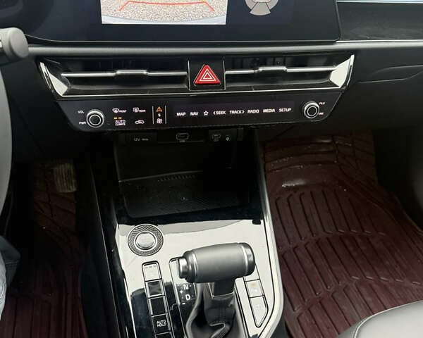 Зелений Кіа Niro, об'ємом двигуна 1.58 л та пробігом 12 тис. км за 25500 $, фото 11 на Automoto.ua