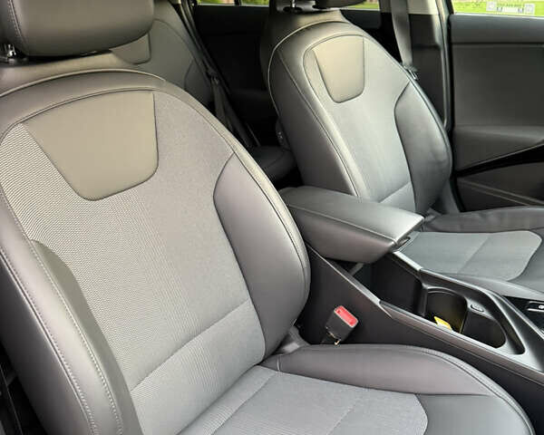 Зелений Кіа Niro, об'ємом двигуна 0 л та пробігом 28 тис. км за 24400 $, фото 30 на Automoto.ua