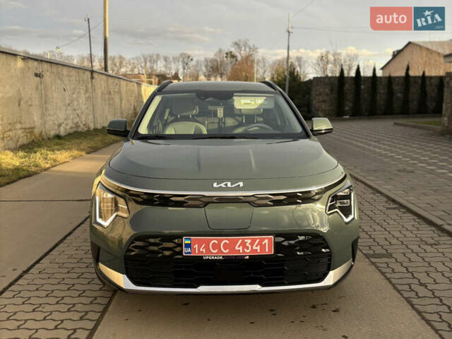 Зеленый Киа Niro, объемом двигателя 0 л и пробегом 24 тыс. км за 22799 $, фото 2 на Automoto.ua