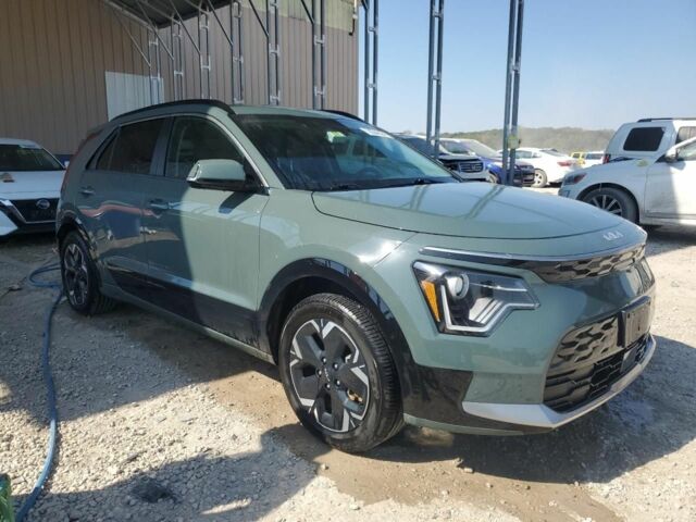 Зеленый Киа Niro, объемом двигателя 0 л и пробегом 105 тыс. км за 17000 $, фото 1 на Automoto.ua