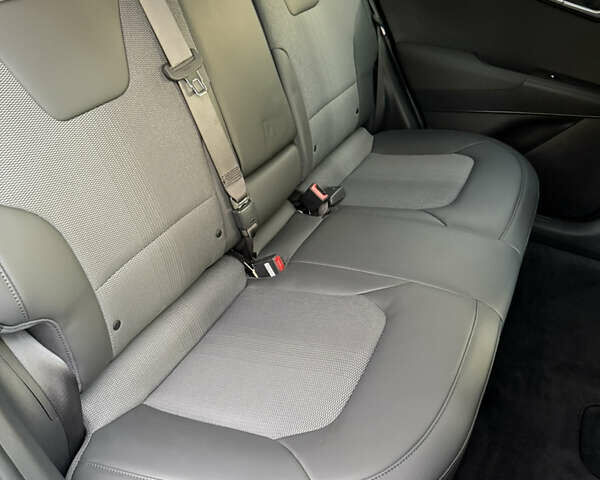 Зелений Кіа Niro, об'ємом двигуна 0 л та пробігом 28 тис. км за 24400 $, фото 35 на Automoto.ua