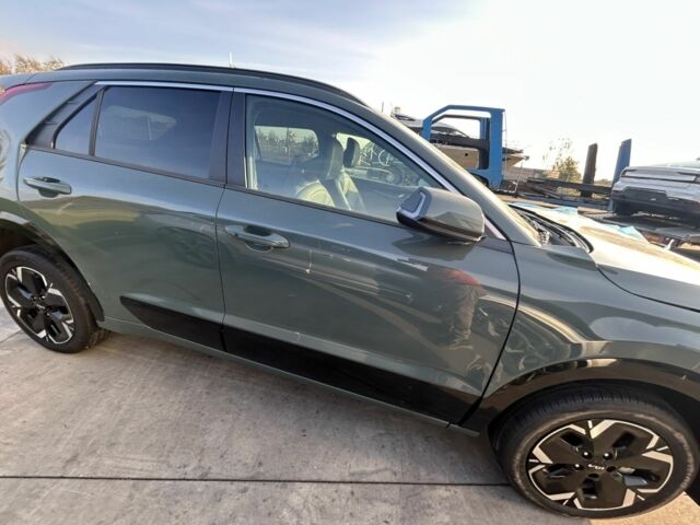 Зелений Кіа Niro, об'ємом двигуна 0 л та пробігом 96 тис. км за 16500 $, фото 4 на Automoto.ua