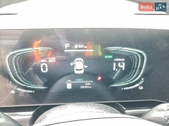 Зелений Кіа Niro, об'ємом двигуна 1.58 л та пробігом 93 тис. км за 7000 $, фото 8 на Automoto.ua