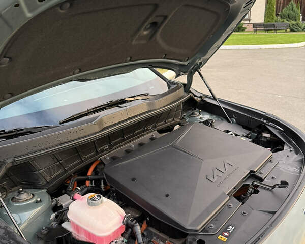 Зелений Кіа Niro, об'ємом двигуна 0 л та пробігом 28 тис. км за 24400 $, фото 43 на Automoto.ua