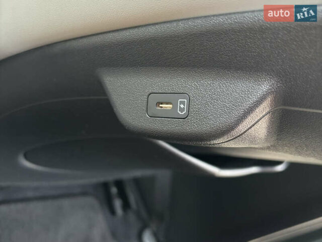 Зеленый Киа Niro, объемом двигателя 0 л и пробегом 35 тыс. км за 21499 $, фото 29 на Automoto.ua