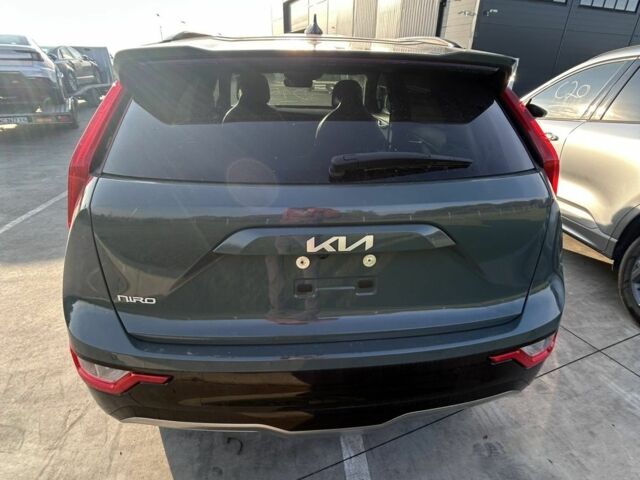 Зелений Кіа Niro, об'ємом двигуна 0 л та пробігом 96 тис. км за 16500 $, фото 2 на Automoto.ua