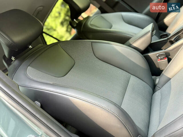 Зеленый Киа Niro, объемом двигателя 0 л и пробегом 26 тыс. км за 25199 $, фото 71 на Automoto.ua