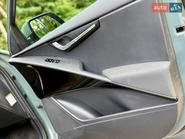 Зеленый Киа Niro, объемом двигателя 0 л и пробегом 26 тыс. км за 25199 $, фото 78 на Automoto.ua