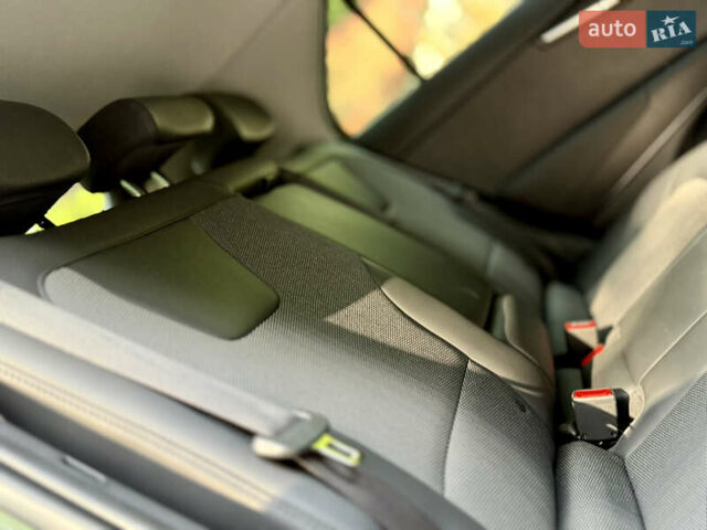 Зеленый Киа Niro, объемом двигателя 0 л и пробегом 26 тыс. км за 25199 $, фото 82 на Automoto.ua