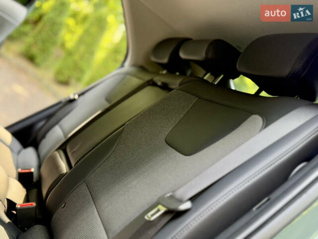 Зеленый Киа Niro, объемом двигателя 0 л и пробегом 26 тыс. км за 25199 $, фото 89 на Automoto.ua