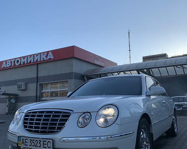 Белый Киа Опирус, объемом двигателя 3.8 л и пробегом 65 тыс. км за 9100 $, фото 4 на Automoto.ua