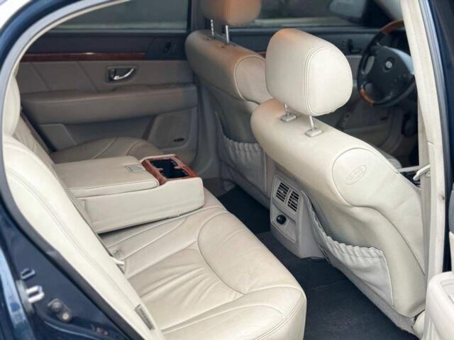 Чорний Кіа Опірус, об'ємом двигуна 3.5 л та пробігом 150 тис. км за 3900 $, фото 7 на Automoto.ua