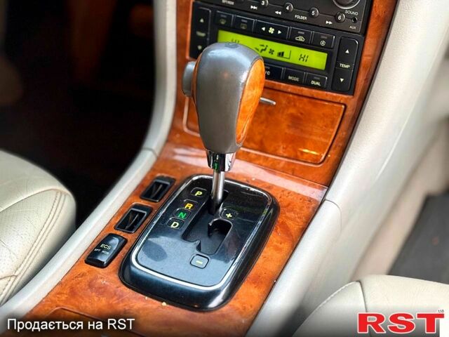 Чорний Кіа Опірус, об'ємом двигуна 3.5 л та пробігом 150 тис. км за 3900 $, фото 10 на Automoto.ua