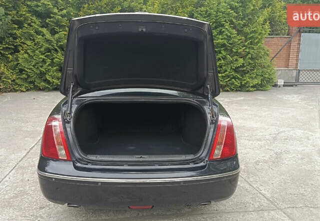 Черный Киа Опирус, объемом двигателя 3.78 л и пробегом 185 тыс. км за 6800 $, фото 9 на Automoto.ua