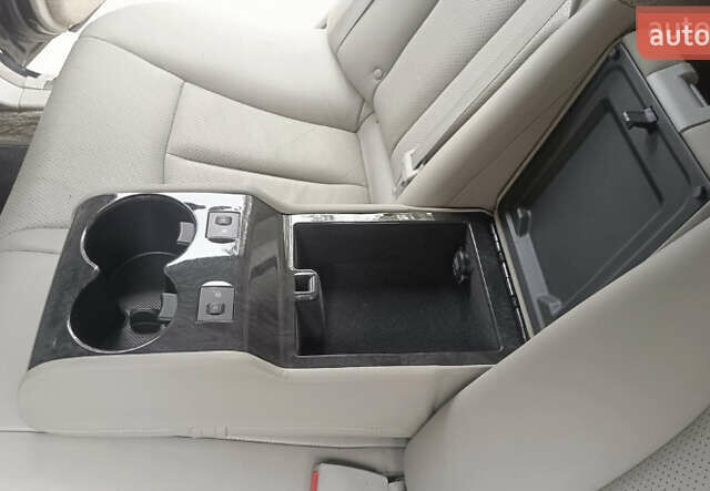 Черный Киа Опирус, объемом двигателя 3.78 л и пробегом 185 тыс. км за 6800 $, фото 18 на Automoto.ua