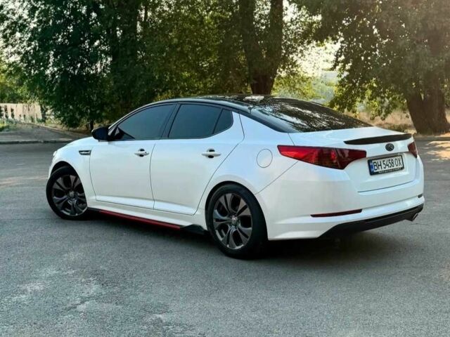 Белый Киа Оптима, объемом двигателя 2 л и пробегом 285 тыс. км за 8700 $, фото 7 на Automoto.ua