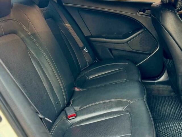 Белый Киа Оптима, объемом двигателя 2 л и пробегом 285 тыс. км за 8700 $, фото 11 на Automoto.ua