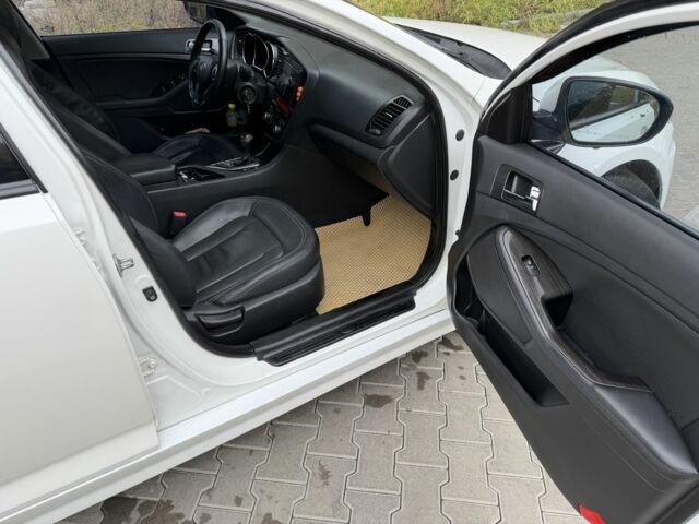Білий Кіа Оптіма, об'ємом двигуна 2 л та пробігом 365 тис. км за 7700 $, фото 16 на Automoto.ua