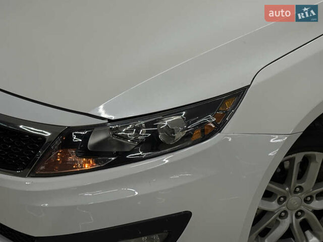 Білий Кіа Оптіма, об'ємом двигуна 2.36 л та пробігом 262 тис. км за 8199 $, фото 2 на Automoto.ua