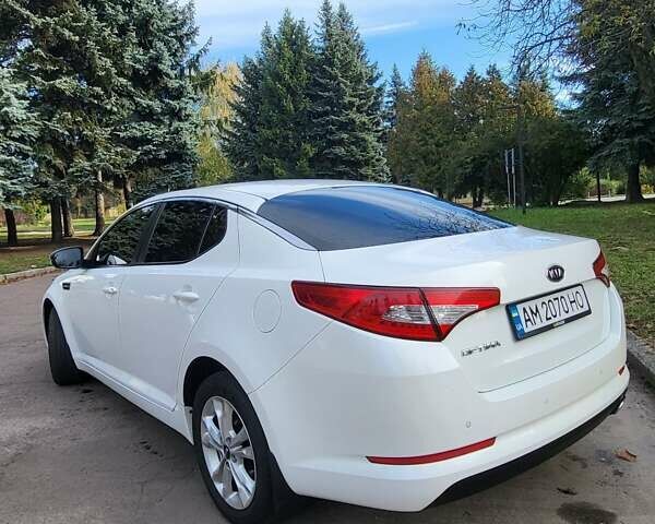 Белый Киа Оптима, объемом двигателя 2 л и пробегом 220 тыс. км за 9300 $, фото 4 на Automoto.ua