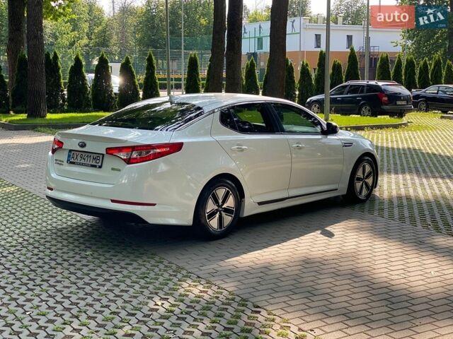 Білий Кіа Оптіма, об'ємом двигуна 2.4 л та пробігом 221 тис. км за 8200 $, фото 4 на Automoto.ua