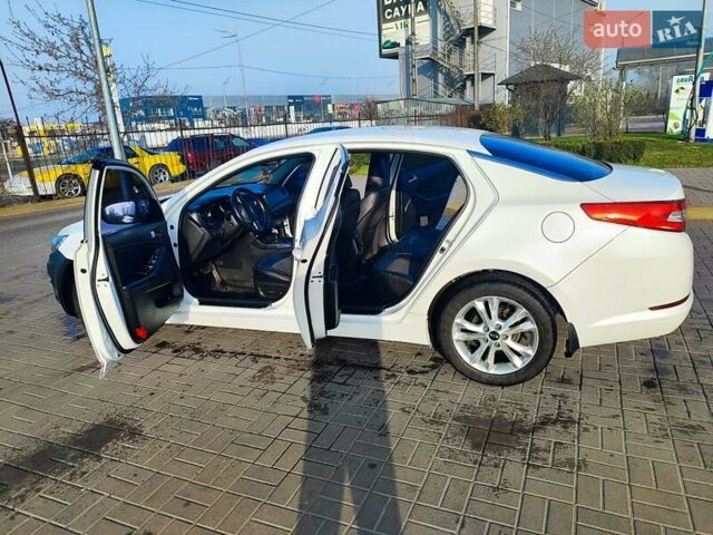 Белый Киа Оптима, объемом двигателя 2 л и пробегом 184 тыс. км за 6700 $, фото 3 на Automoto.ua